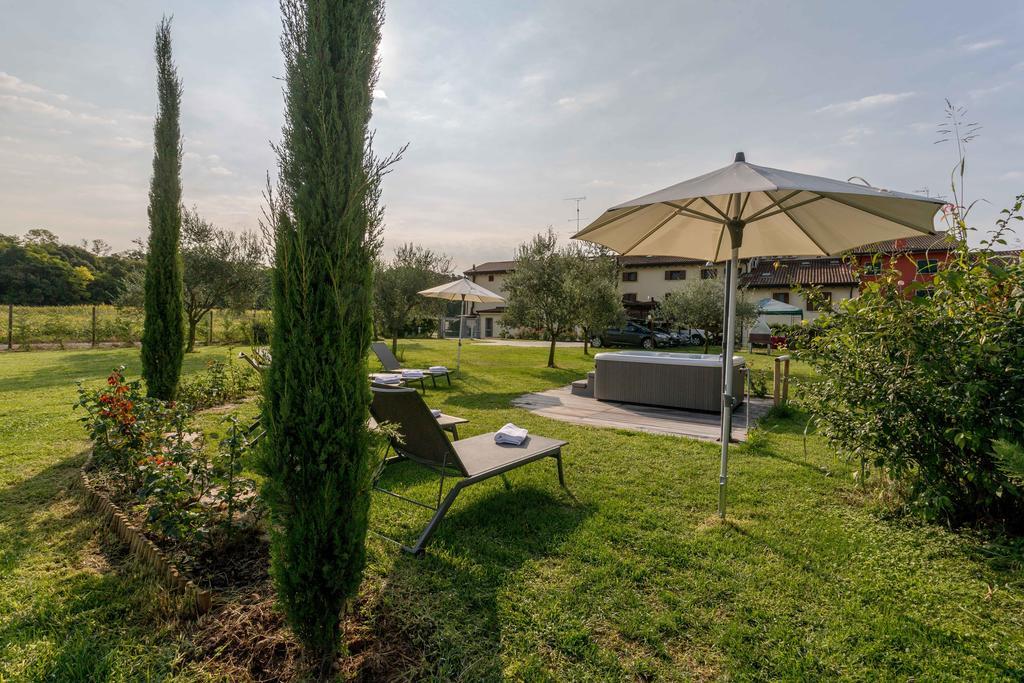 Agriturismo Al Tralcio Валеджо-суль-Минчо Экстерьер фото