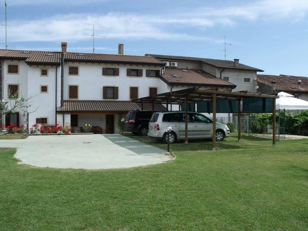 Agriturismo Al Tralcio Валеджо-суль-Минчо Экстерьер фото