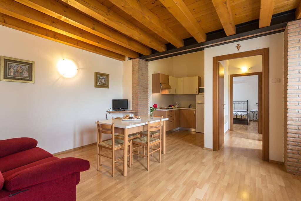 Agriturismo Al Tralcio Валеджо-суль-Минчо Экстерьер фото
