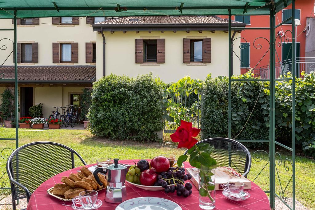 Agriturismo Al Tralcio Валеджо-суль-Минчо Экстерьер фото