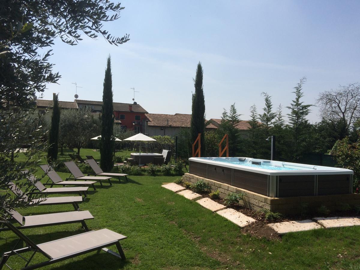 Agriturismo Al Tralcio Валеджо-суль-Минчо Экстерьер фото