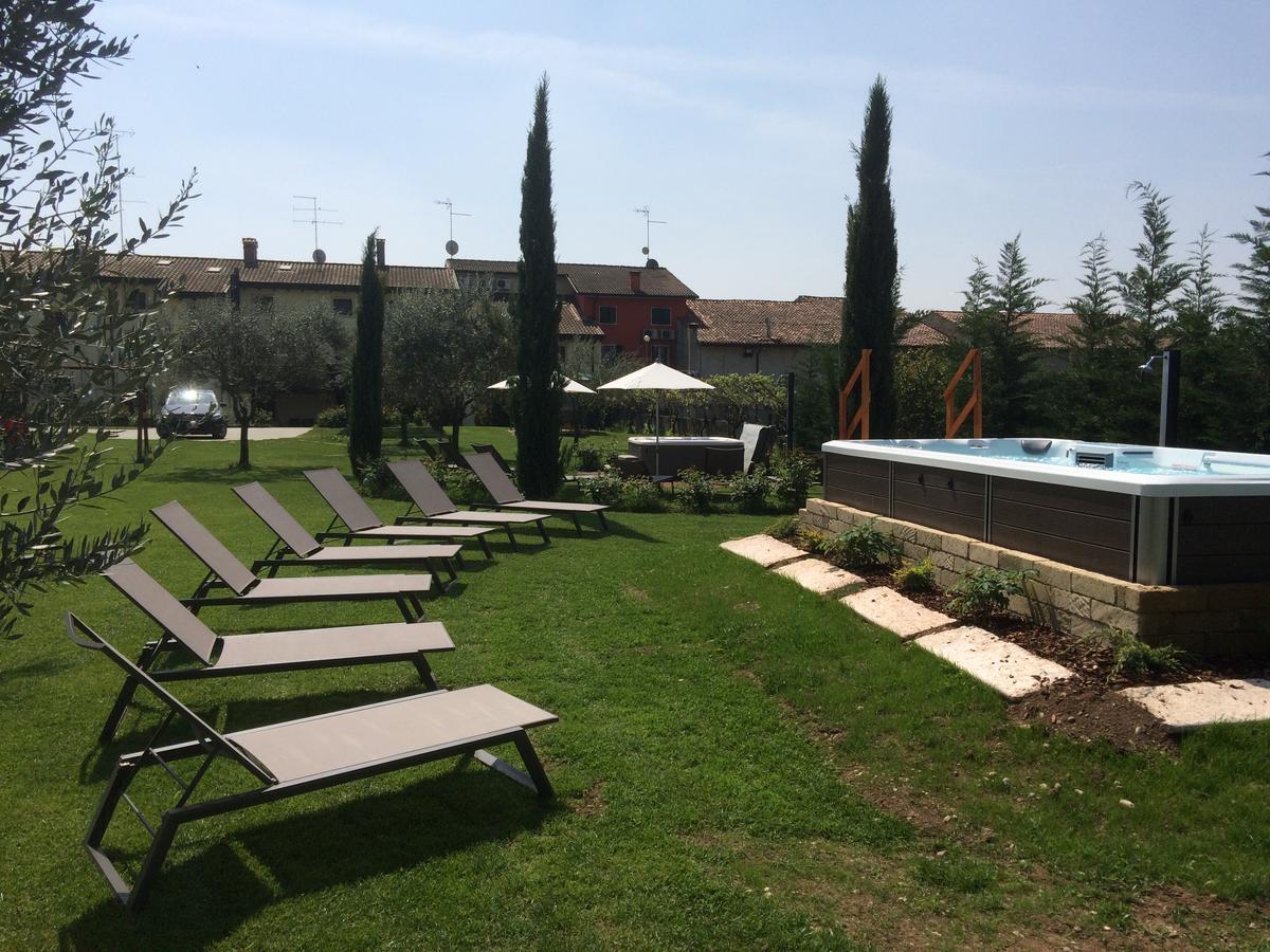 Agriturismo Al Tralcio Валеджо-суль-Минчо Экстерьер фото